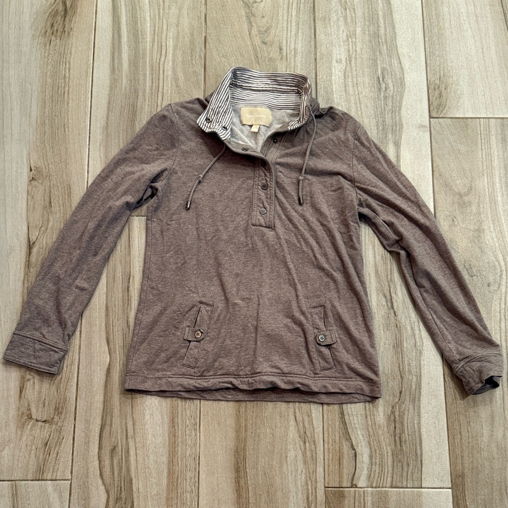 Women’s Banana Republic Long Sleeve button up sweater sz Medium